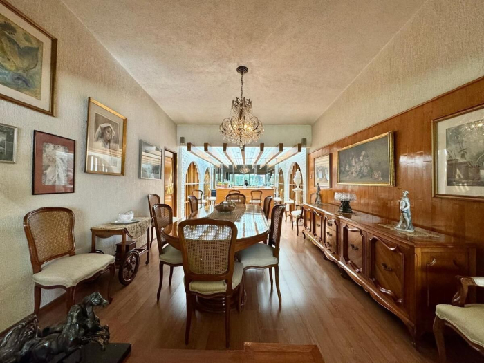 Casa para actualizar en venta - Jardines del Pedregal