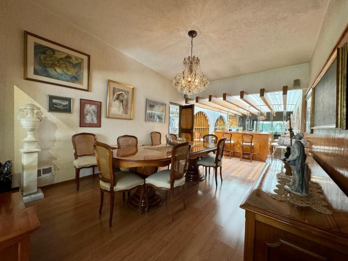 Casa para actualizar en venta - Jardines del Pedregal