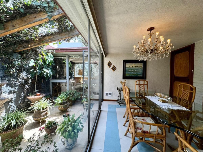 Casa para actualizar en venta - Jardines del Pedregal