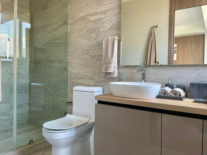 DEPARTAMENTO AMUEBLADO Y EQUIPADO EN VENTA EN BOSQUE REAL, DESARROLLO IVY