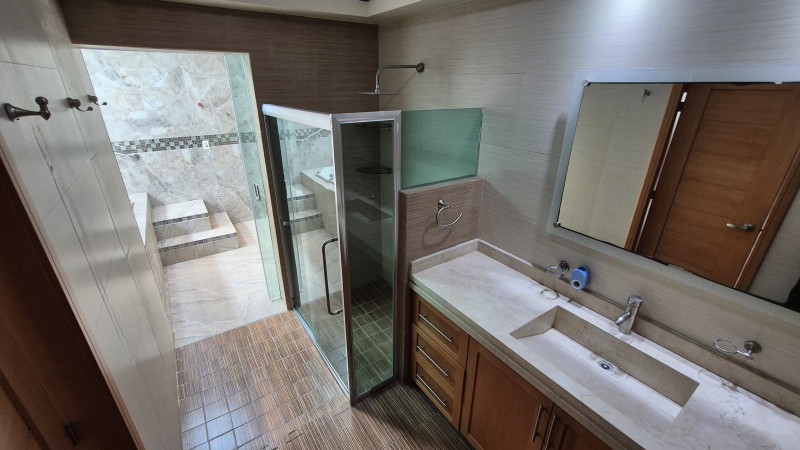 Casa En Venta En Jardin Real. Dentro De Coto