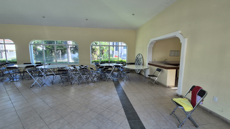 Casa En Venta En Jardin Real. Dentro De Coto