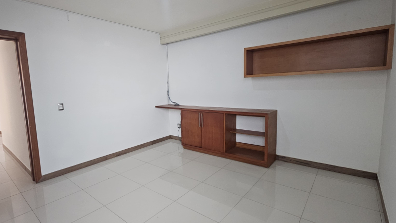 Casa En Venta En Jardin Real. Dentro De Coto