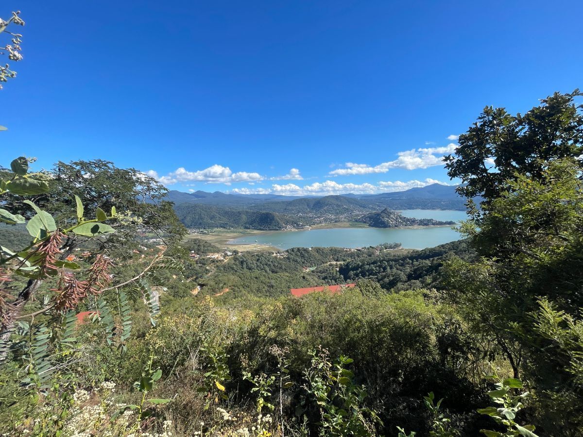 Venta de Terreno de 951.07 m2 en el Santuario fraccionamiento ecológico Tucán 4