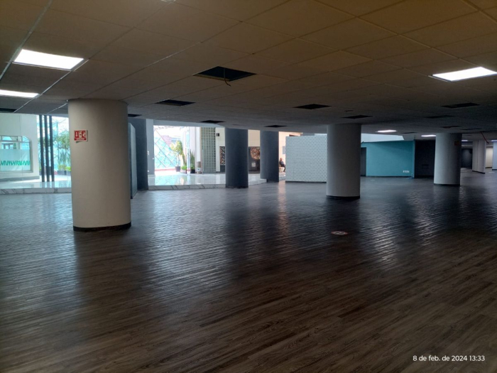 local sub 17 en renta, roof garden, centro comercial interlomas