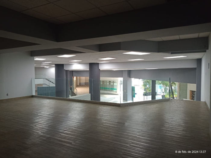 Local Sub 17 en renta, Roof Garden, Centro Comercial Interlomas