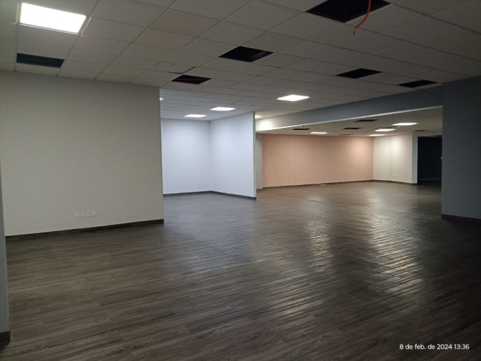 Local Sub 17 en renta, Roof Garden, Centro Comercial Interlomas
