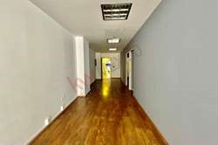 renta oficinas 68m2 interlomas primer piso