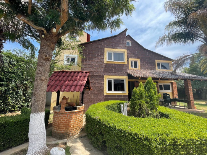 Casa en Venta muy cerca de Huasca, 2500m terreno y 488m de construcción.