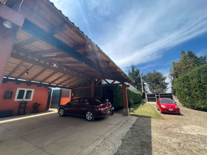 Casa en Venta muy cerca de Huasca, 2500m terreno y 488m de construcción.
