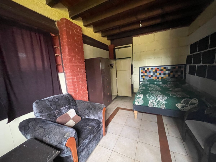 Casa en Venta muy cerca de Huasca, 2500m terreno y 488m de construcción.