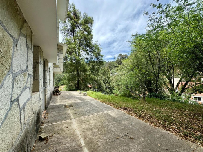 Magnifico Terreno con Casa - Mineral del Chico.