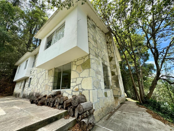 Magnifico Terreno con Casa - Mineral del Chico.
