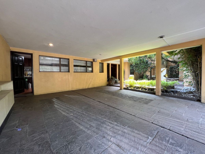 Casa en venta - Avenida Conscripto, Lomas Hipódromo