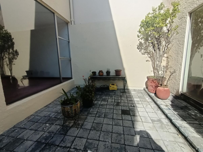 Casa en renta   Bosque de Baluarte con jardín