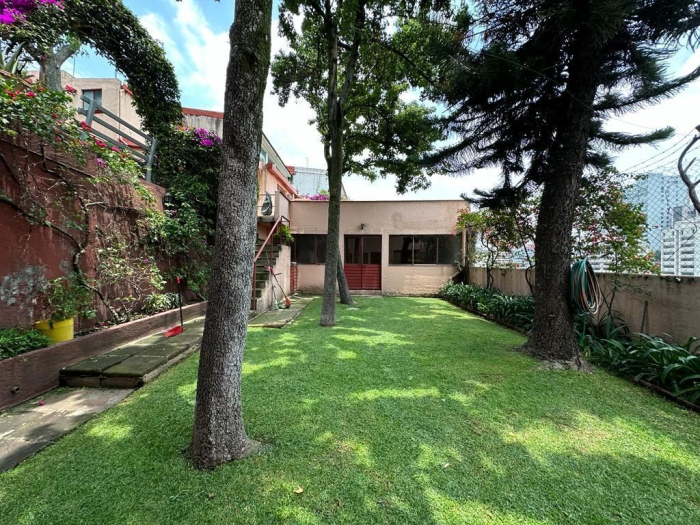 Espectacular casa en venta - Lomas de Tecamachalco