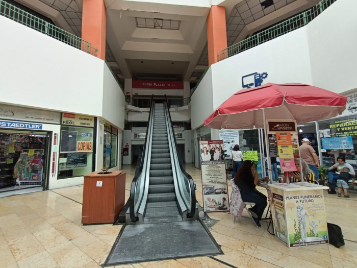 local ancla en central de plazas sobre avenida central ¡baja de precio!