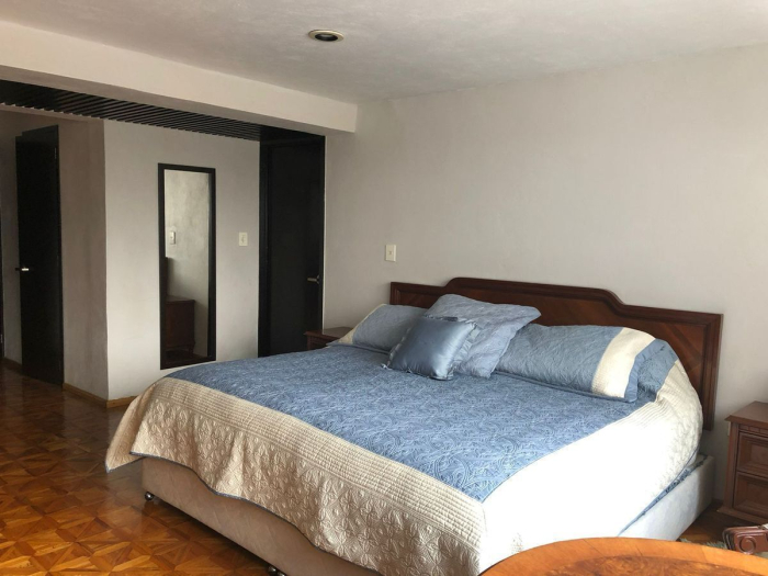 Vendo Residencia en cerrada en Bosques de la Herradura.