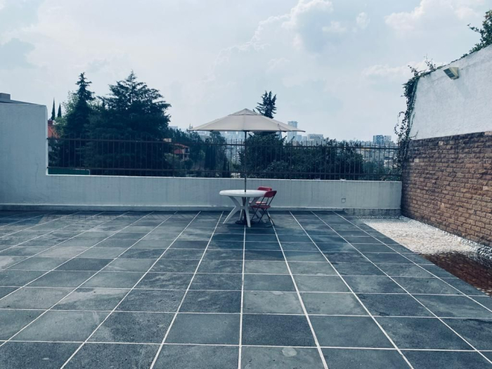 Vendo Residencia en cerrada en Bosques de la Herradura.