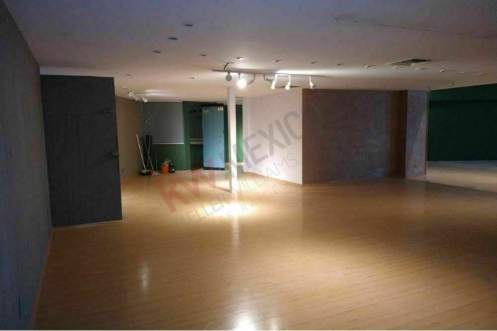 local 9b 359.21 en renta planta principal cci $152,662.00 + iva + mtto