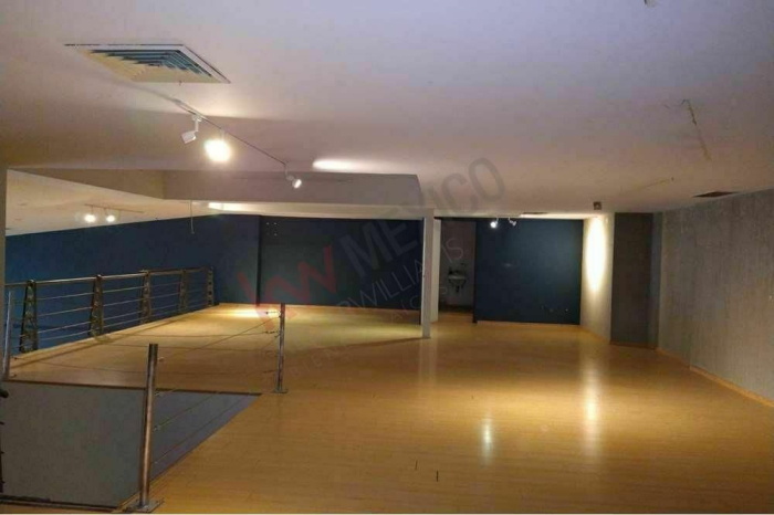 local 9b 359.21 en renta planta principal cci $152,662.00 + iva + mtto