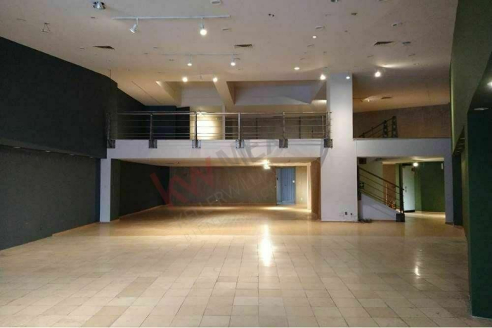 local 9b 359.21 en renta planta principal cci $152,662.00 + iva + mtto