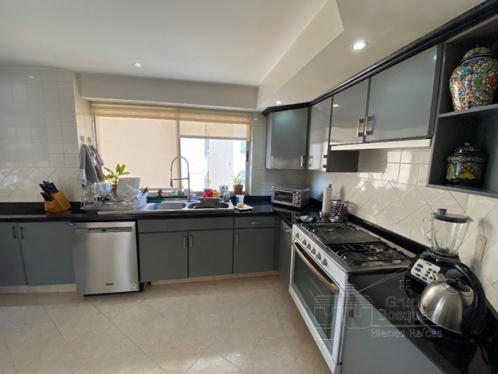 departamento en venta en hacienda de las palmas, interlomas