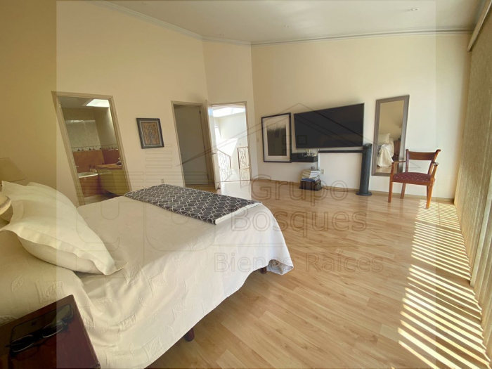 Casa en Venta y Renta en Interlomas Hacienda de las Palmas Huixquilucan