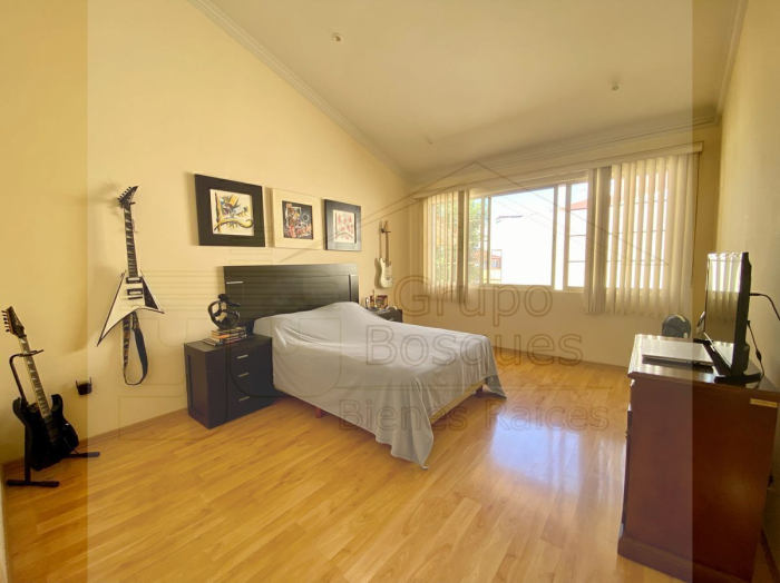 Casa en Venta y Renta en Interlomas Hacienda de las Palmas Huixquilucan