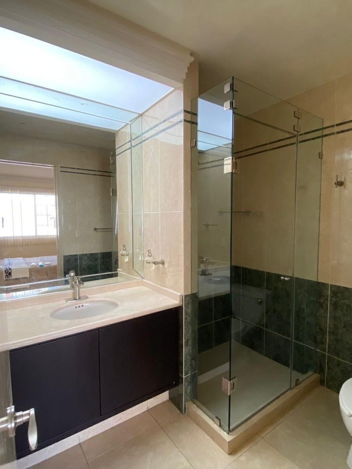 Casa en Venta y Renta en Interlomas Hacienda de las Palmas Huixquilucan