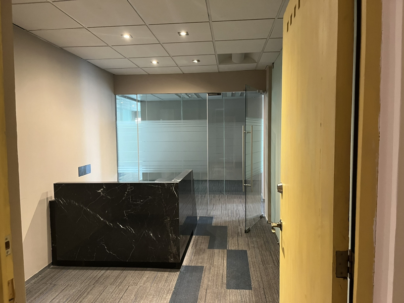 Renta Oficinas Plaza La Antgua Z Esmeralda 320 M2