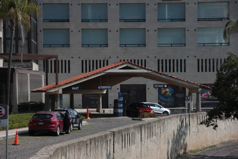 Renta Oficinas Plaza La Antgua Z Esmeralda 320 M2