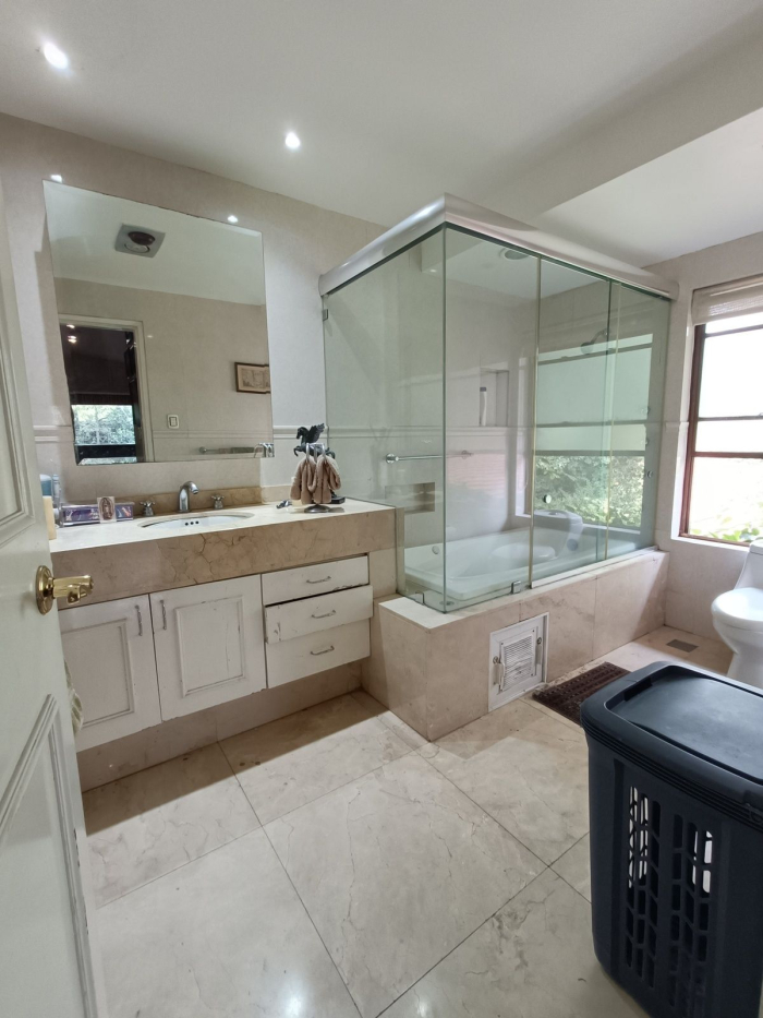venta casa en lomas de chapultepec, jardín, terraza, en esquina