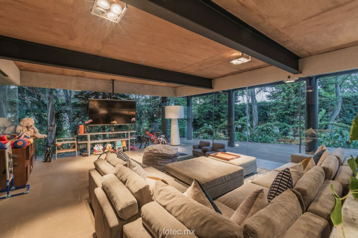 VENTA O RENTA, CASA EN HACIENDA SANTA FE LA LOMA