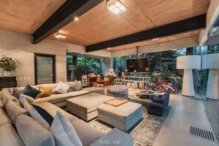 VENTA O RENTA, CASA EN HACIENDA SANTA FE LA LOMA