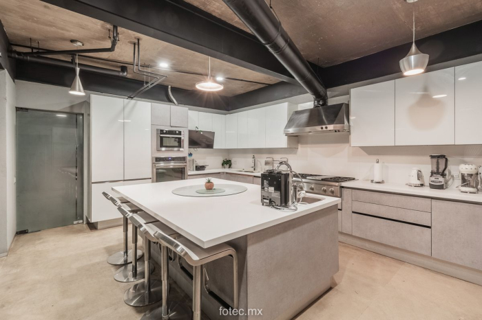 VENTA O RENTA, CASA EN HACIENDA SANTA FE LA LOMA
