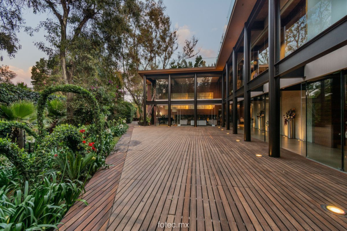 VENTA O RENTA, CASA EN HACIENDA SANTA FE LA LOMA