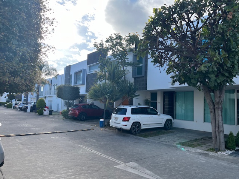Casa En Condominio En Renta En Solares