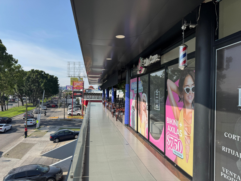 Local Comercial en Renta – Plaza Volcanes, Segundo Nivel