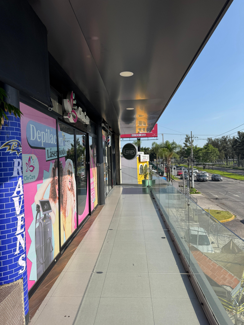 Local Comercial En Renta �?? Plaza Volcanes, Segundo Nivel