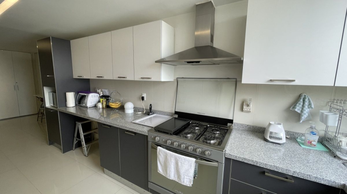 departamento en venta, enfrente al hospital abc de santa fe.