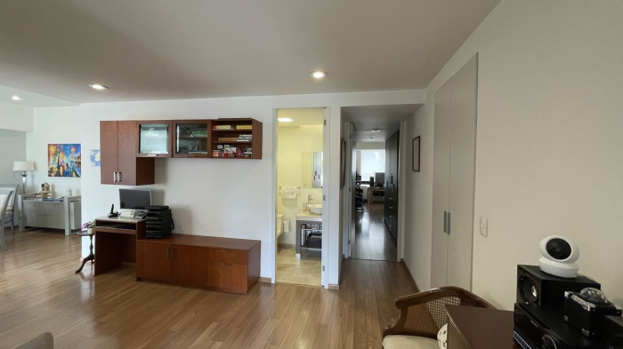 departamento en venta, enfrente al hospital abc de santa fe.