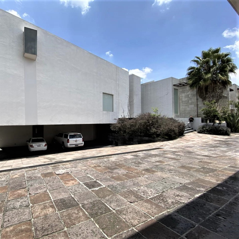 CASA EN CONDOMINIO EN JARDINES DEL PEDREGAL (VENTA) 