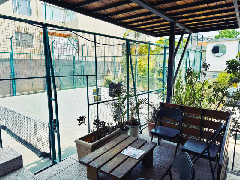 VENTA TERRENO EN LAS ÁGUILAS IDEAL PARA DESARROLLAR