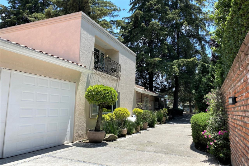 Casa En Venta En Hacienda De Valle Escondido