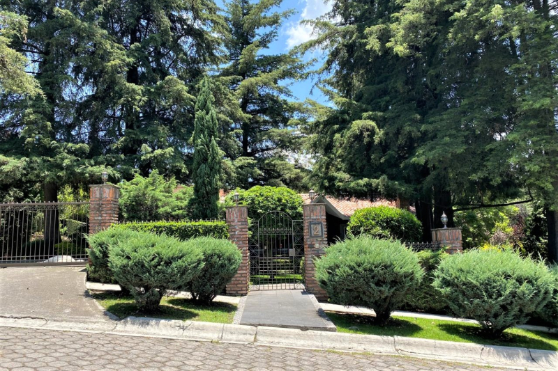 Casa En Venta En Hacienda De Valle Escondido