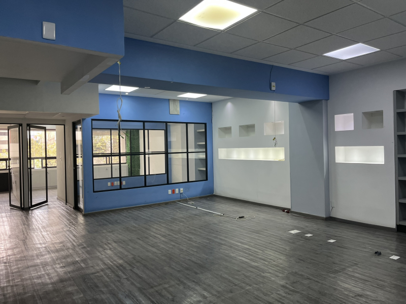 Oficina en renta Arquimedes 170 m2 funcional