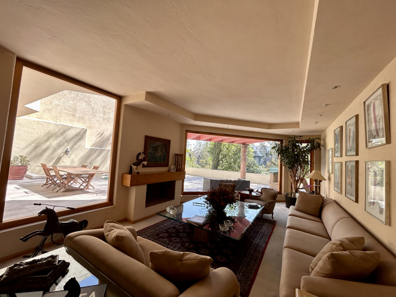 Casa En Venta En Lomas De Bezares