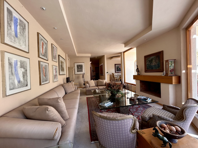 Casa En Venta En Lomas De Bezares