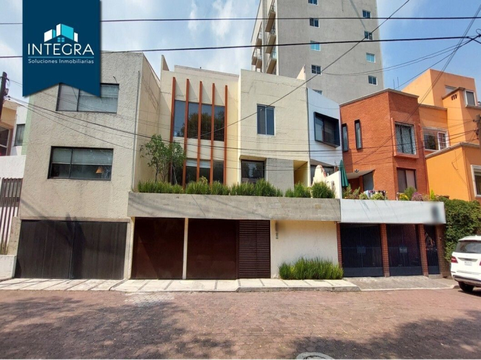 Casa en venta, Retorno de Agua Caliente, Lomas Hipódromo.
